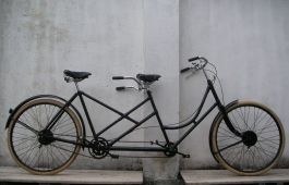 MINOLTA DIGITAL CAMERA